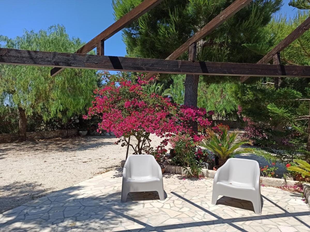 Villa Beatrice Serranova Екстериор снимка