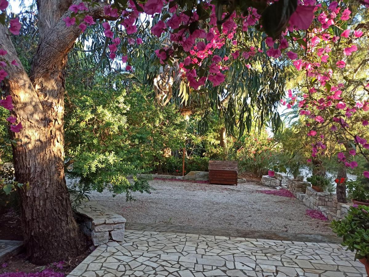 Villa Beatrice Serranova Екстериор снимка