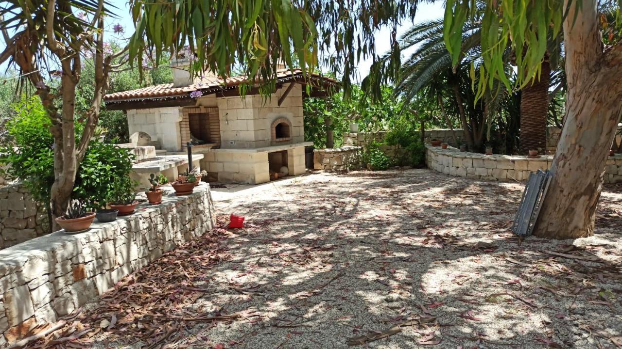 Villa Beatrice Serranova Екстериор снимка
